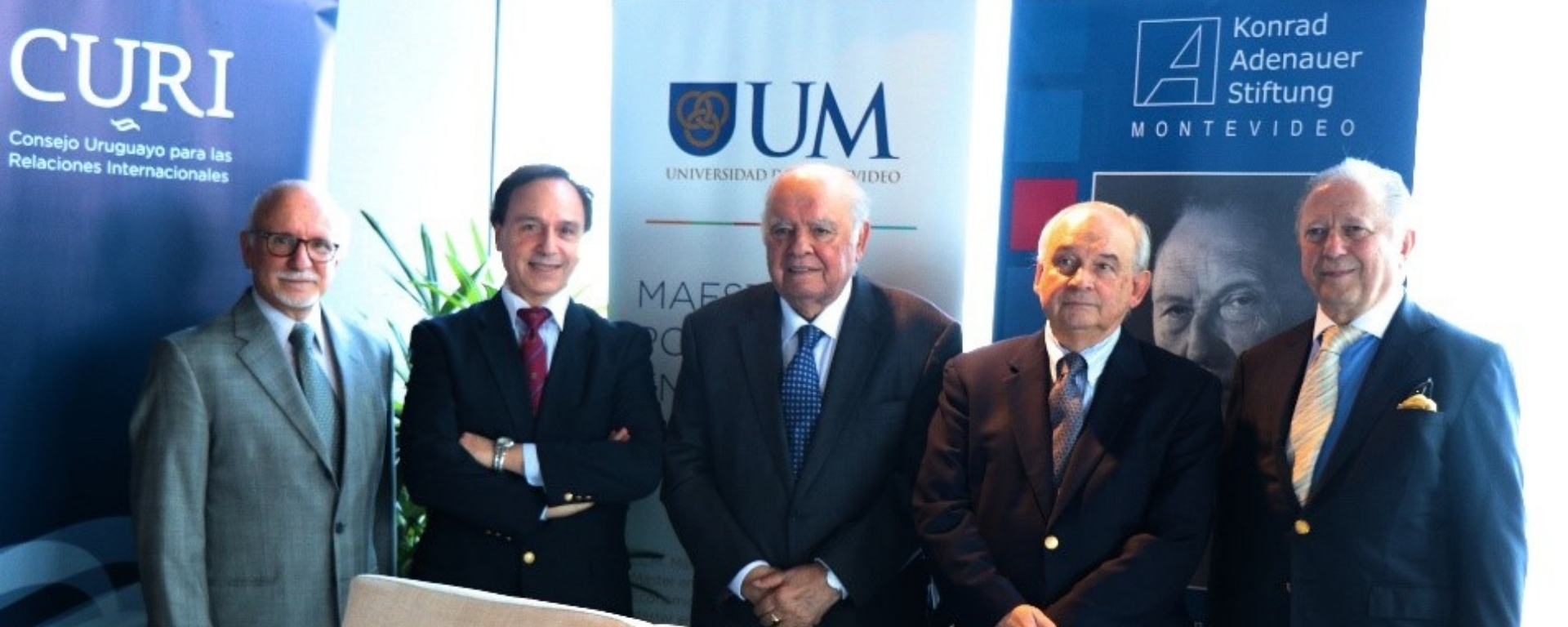 (Emb. Guillermo Valles, Dr. Pablo Genta, Cr. Enrique Iglesias, Emb. Juan Pablo Corlazzoli, Sr. Horacio Sánchez-Caballero).