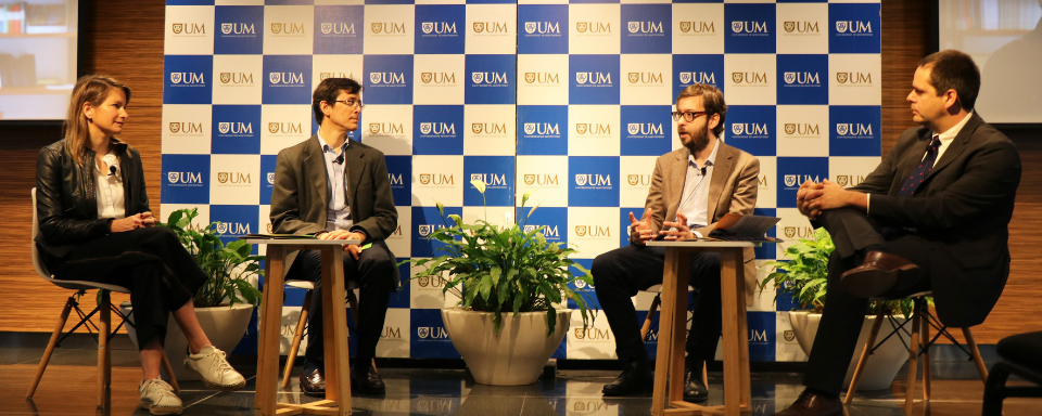 Los cuatro panelistas del lanzamiento de la carrera de Marketing de la UM.