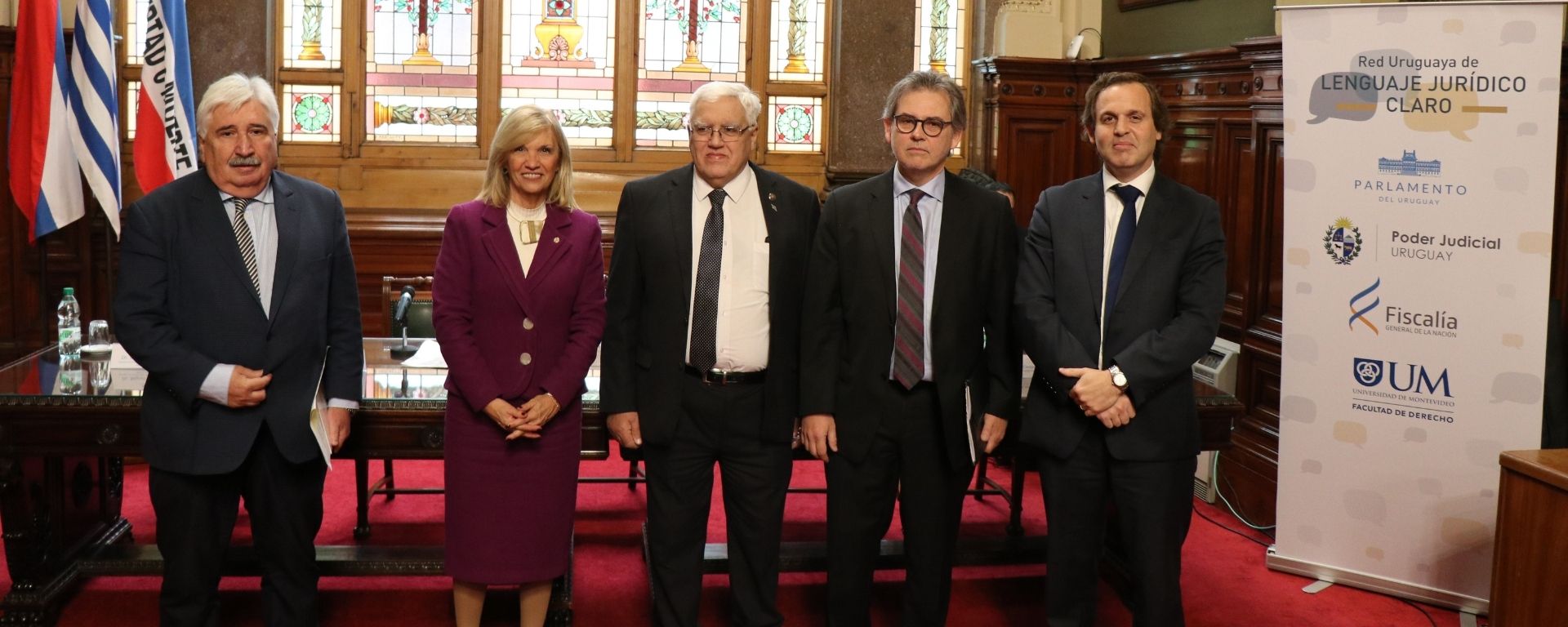 posan al frente John Pérez Brignani, Beatriz Argimón, Juan Gómez, Santiago Pereira Campos y Miguel Casanova