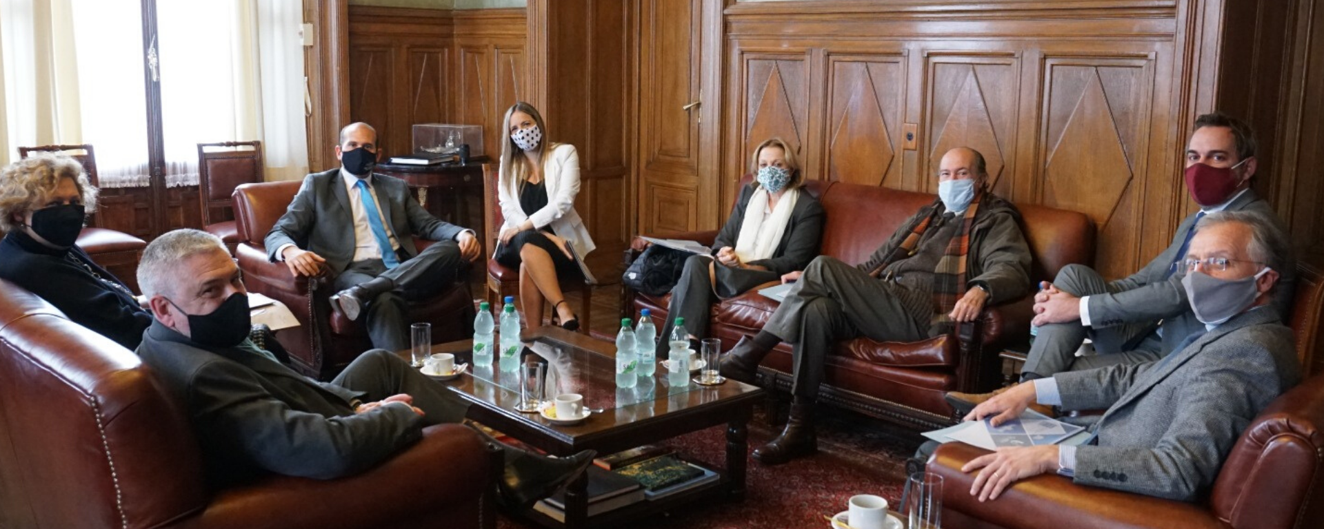 Foto de Martín Lema con decanos de facultades de Derecho